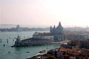 Ski Lodges, Mountain Refuges, Characteristic B&Bs and simply nice places to stay in Italy and the Italian Alps.